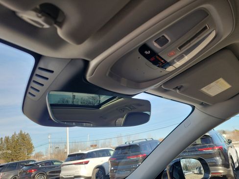 Used 2025 Volvo XC60 B5 Core image 27