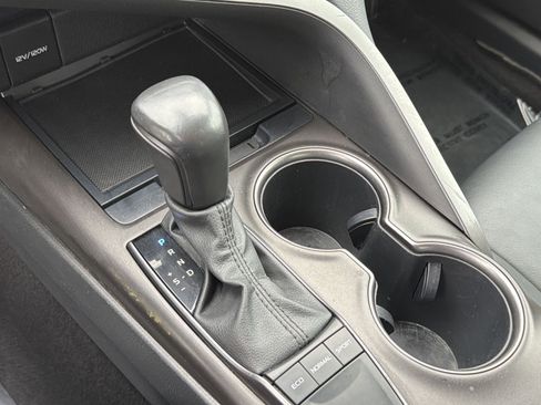 Used 2023 Toyota Camry SE FWD image 18