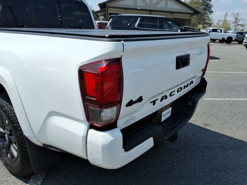 Used 2021 Toyota Tacoma SR5 w/ Technology Package image 14