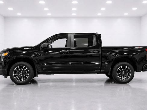 Used 2024 Chevrolet Silverado 1500 Custom AWD/4WD image 2