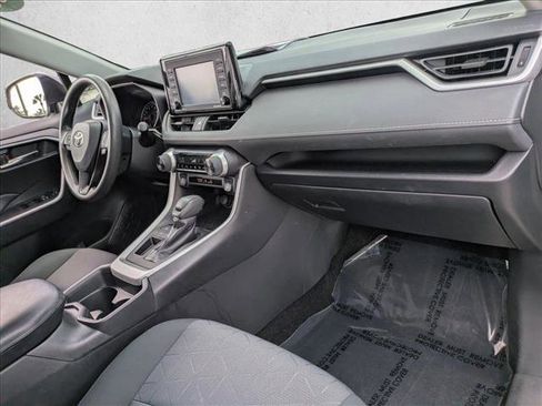 Certified 2020 Toyota RAV4 XLE image 21