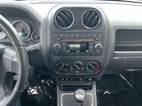 Used 2009 Jeep Compass Limited w/ Sun/Sound Group FWD image 36