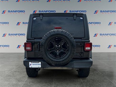 Used 2019 Jeep Wrangler Sport image 4