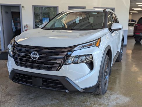 New 2026 Nissan Rogue SV w/ Cold Weather Package AWD/4WD image 2