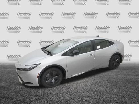 Certified 2026 Toyota Prius Plug-In Hybrid FWD image 40