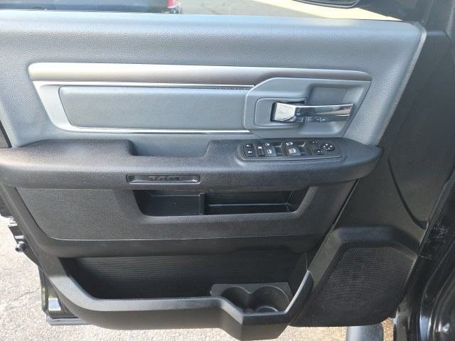Used 2022 RAM 1500 Classic SLT w/ Electronics Group AWD/4WD image 11