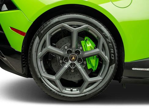 Used 2024 Lamborghini Huracan EVO AWD/4WD image 33