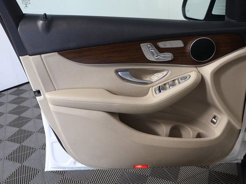 Used 2022 Mercedes-Benz GLC 300 image 12