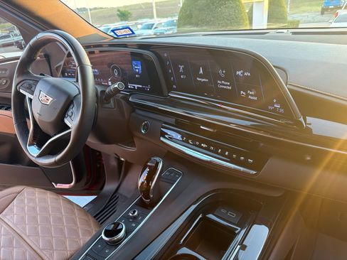 Used 2024 Cadillac Escalade ESV Sport w/ Touring Package AWD/4WD image 22