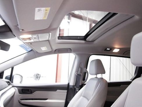 Used 2024 Honda Odyssey EX-L image 41