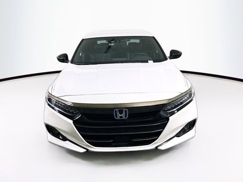 Used 2022 Honda Accord Sport image 2