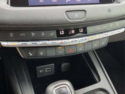 Certified 2019 Cadillac XT4 Premium Luxury FWD image 29