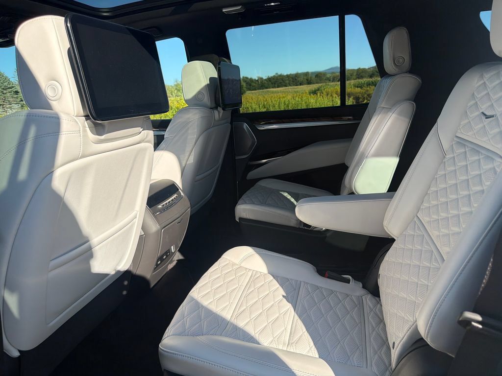 Used 2026 Cadillac Escalade Platinum Sport w/ LPO, ONYX Package AWD/4WD image 26