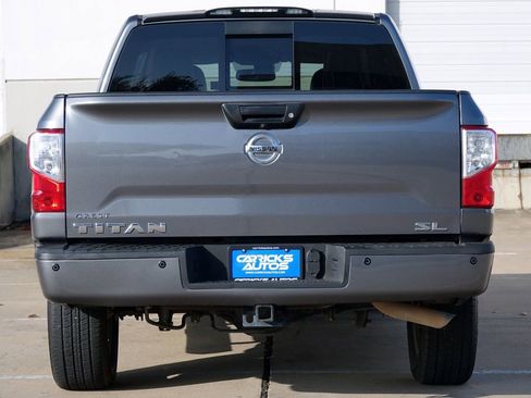 Used 2019 Nissan Titan SL image 15