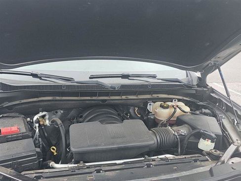 Used 2023 Chevrolet Suburban Premier AWD/4WD image 18
