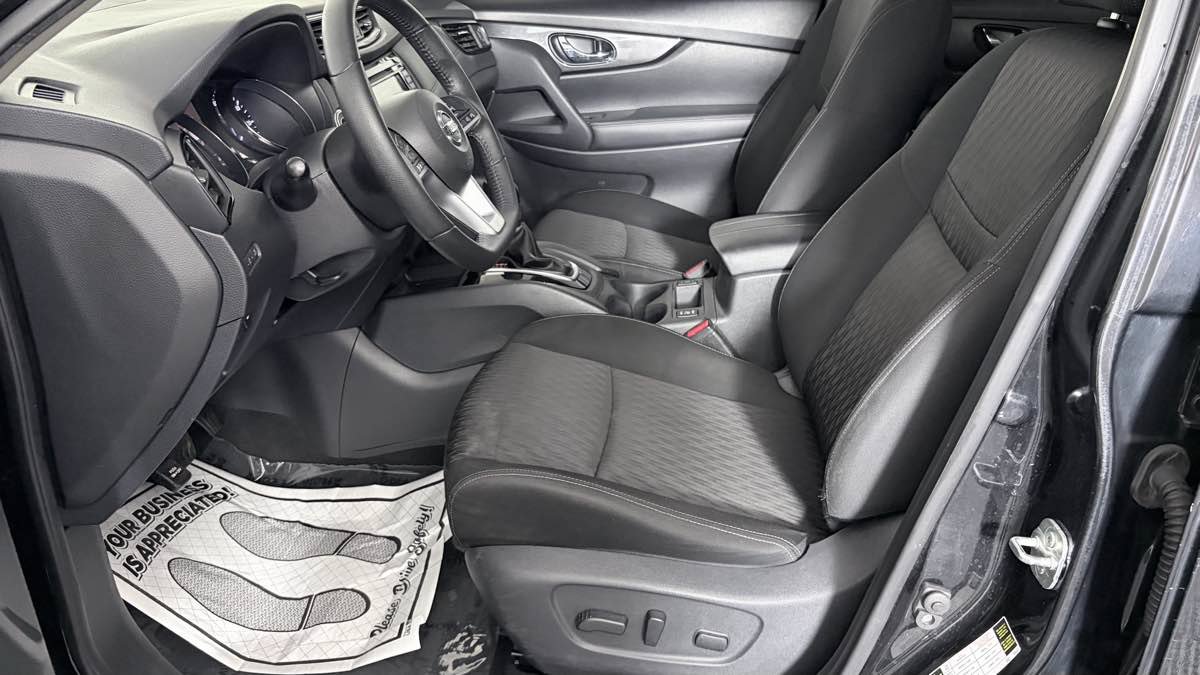 Used 2019 Nissan Rogue SV AWD/4WD image 14