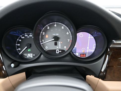 New 2026 Porsche Macan S image 18
