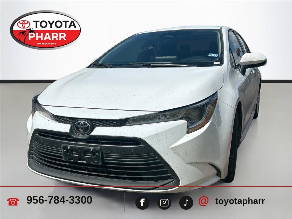 Used 2025 Toyota Corolla LE FWD image 1