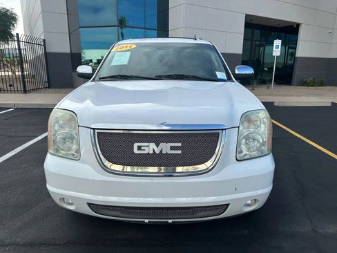 Used 2011 GMC Yukon XL SLT w/ SLT-2 Equipment Package image 2
