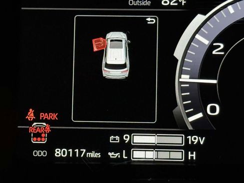 Used 2023 Toyota Sequoia SR5 w/ SR5 Premium Package AWD/4WD image 5