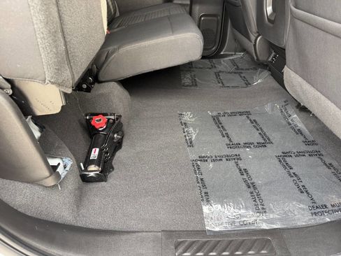 Used 2022 Chevrolet Silverado 1500 Custom image 22