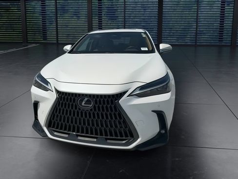 Used 2025 Lexus NX 250 FWD w/ Towing Package (2000 Lbs) image 3