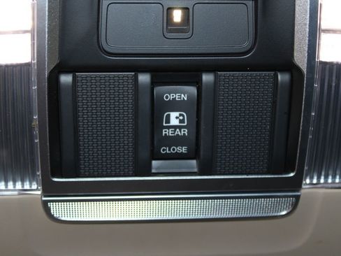 Used 2021 RAM 1500 Laramie RWD image 52