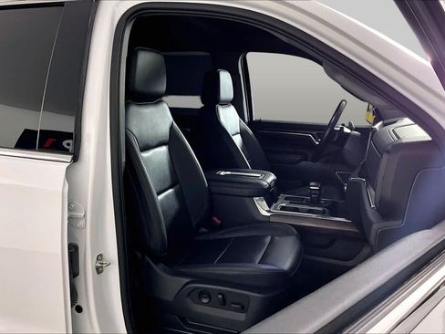 Used 2022 GMC Sierra 1500 SLT w/ SLT Convenience Package AWD/4WD image 9