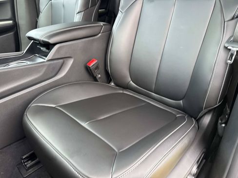 New 2025 Jeep Grand Cherokee Limited w/ Black Appearance Package RWD image 17