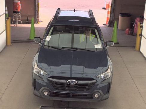 Used 2024 Subaru Outback Premium AWD/4WD image 2