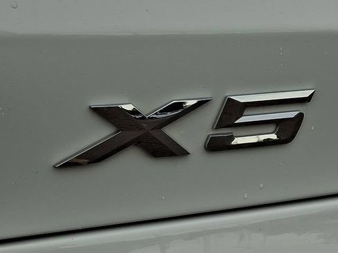 Used 2023 BMW X5 xDrive40i w/ Premium Package AWD/4WD image 34