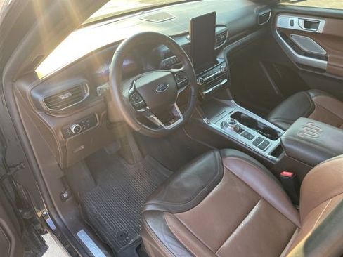 Certified 2021 Ford Explorer King Ranch w/ Premium Technology Package image 8