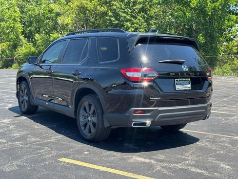 Used 2025 Honda Pilot Sport image 7