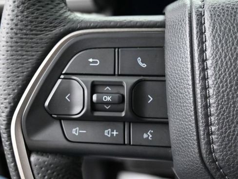 Used 2025 Toyota Tacoma TRD Sport image 17