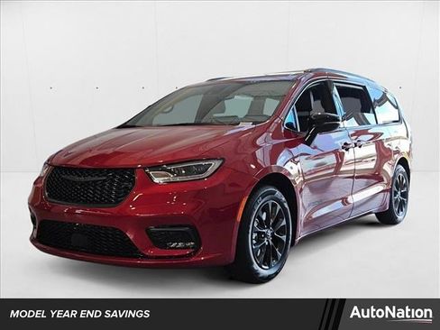 New 2025 Chrysler Pacifica Select w/ Fav Edition Package image 1