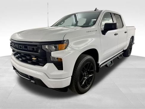 Used 2023 Chevrolet Silverado 1500 Custom image 4