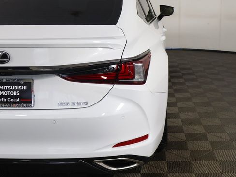 Used 2024 Lexus ES 350 F Sport w/ Technology Package image 17