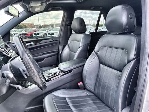 Used 2019 Mercedes-Benz GLE 400 4MATIC image 17