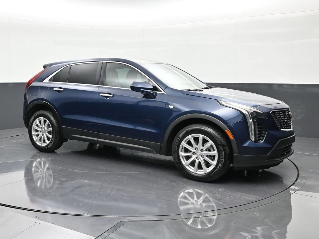 Certified 2021 Cadillac XT4 Luxury w/ Driver Awareness Package FWD image 7