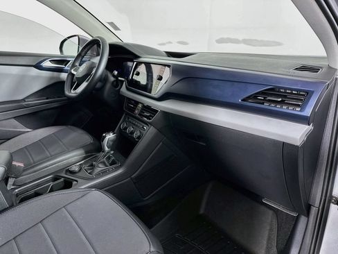 Used 2022 Volkswagen Taos SE w/ Panoramic Sunroof Package FWD image 31
