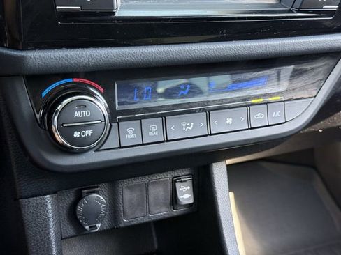 Used 2015 Toyota Corolla S image 20