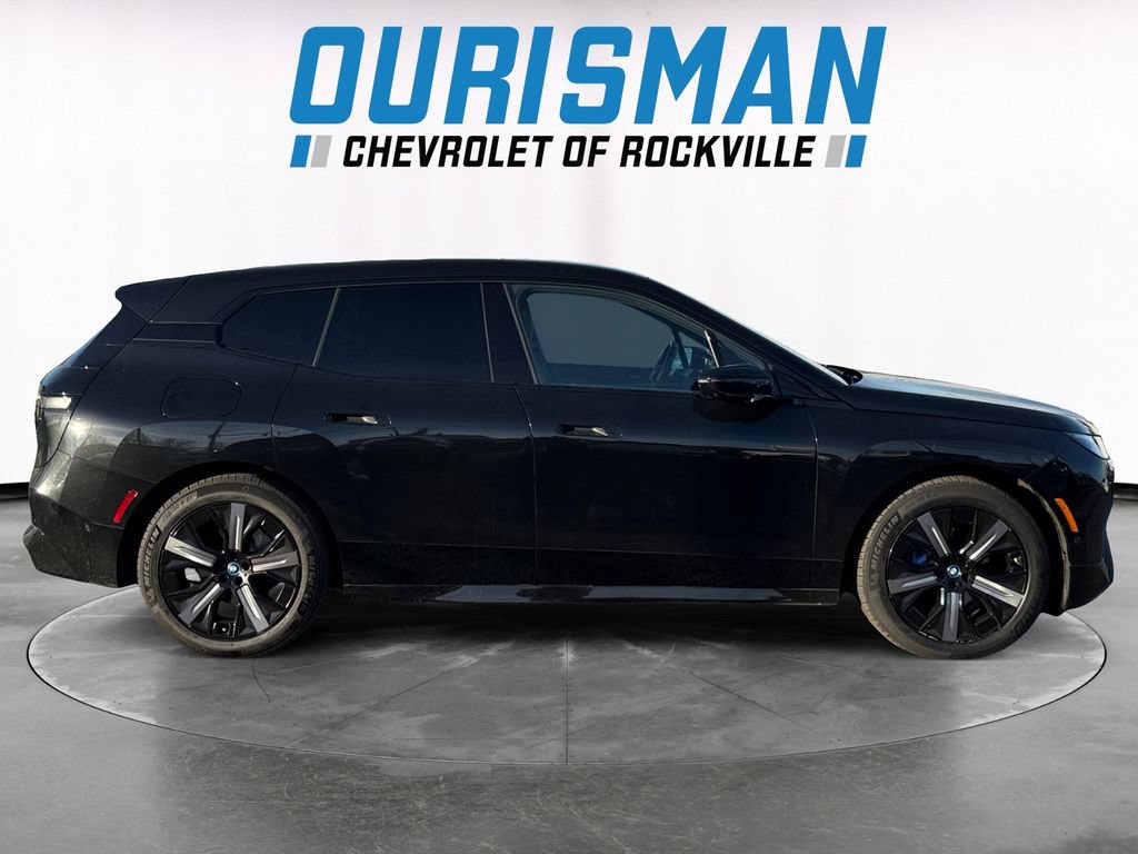Used 2023 BMW iX xDrive50 w/ Ultimate Package 2 AWD/4WD image 7