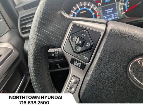 Used 2015 Toyota 4Runner SR5 Premium image 31