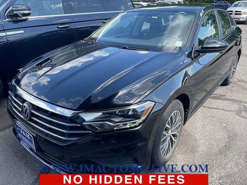 Used 2020 Volkswagen Jetta SE w/ SE Cold Weather Package FWD image 1