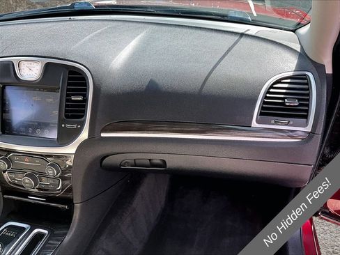 Used 2015 Chrysler 300 Limited RWD image 14