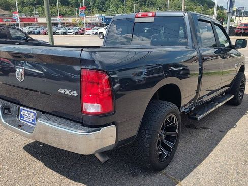 Used 2020 RAM 1500 Classic SLT AWD/4WD image 3