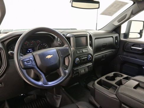Used 2025 Chevrolet Silverado 2500 W/T w/ WT Convenience Package image 17