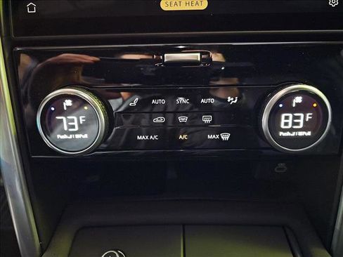 New 2024 Land Rover Discovery Dynamic SE image 22