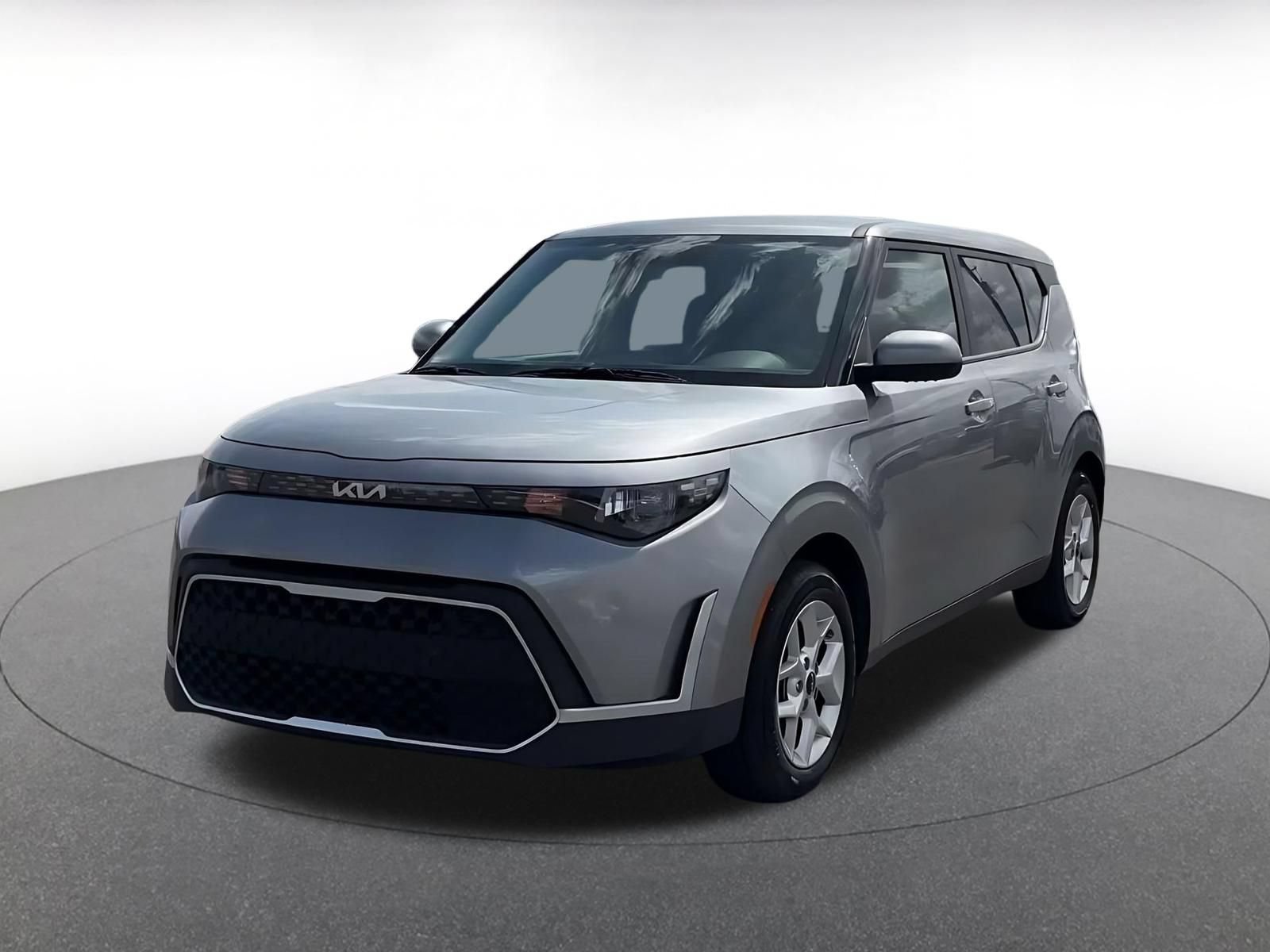 Used 2025 Kia Soul LX w/ LX Technology Package FWD image 6