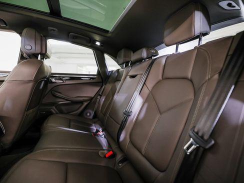 Certified 2025 Porsche Macan image 24